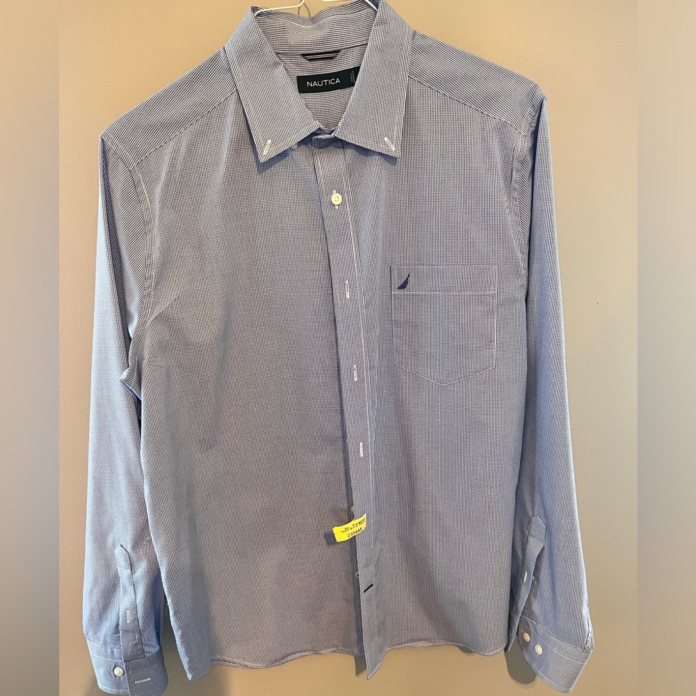 Men’s Nautica dress shirt